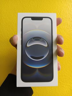 iPhone 16e $400