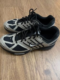 Nike Running Sneakers Black and Silver mens 10.5