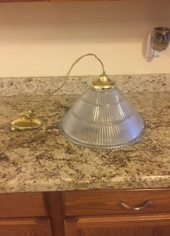 Ceiling light fixture