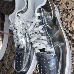 Nike Air Force 1 Low Metallic Silver Size 15.5