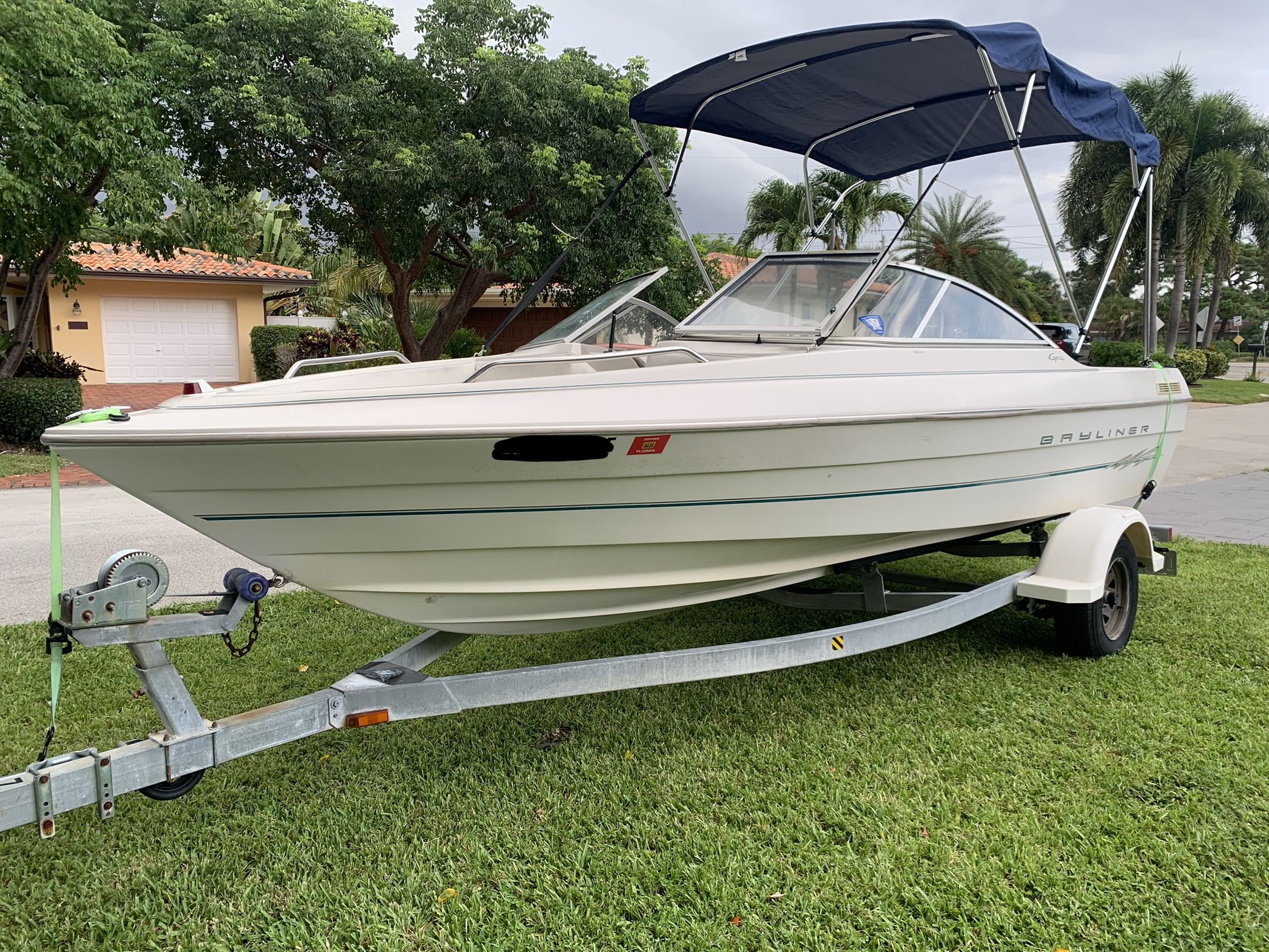 2000 Bayliner Capri 1950