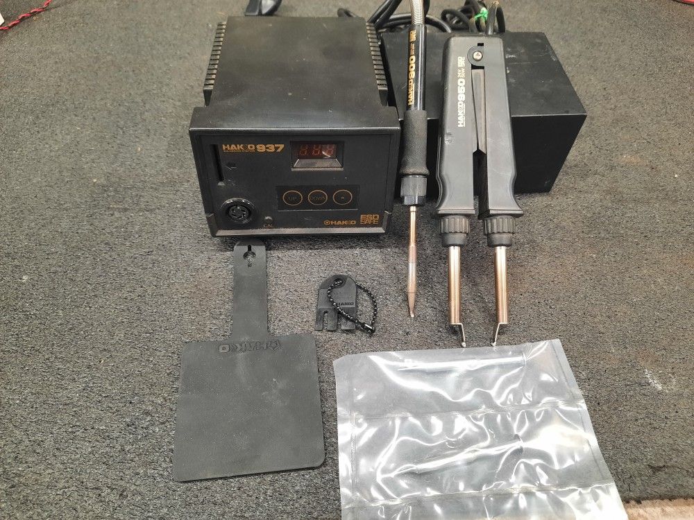 Hakko 937 ESD Solder Station w/ 900S Micro Soldering Iron & 950 Hot Tweezers