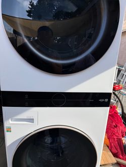 LG Washer and dryer combo