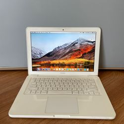 Apple Macbook Unibody Late 2009 2GB 250GB STORAGE WITH CHARGER!!