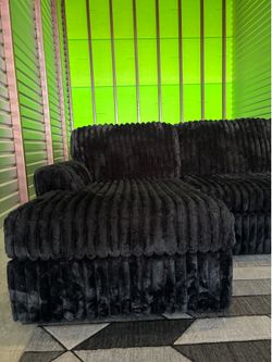 Ashley furniture sectional sofa couch (DELIVERY AVAILABLE)