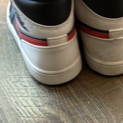 Sz 8.5 Jordan Mid 1