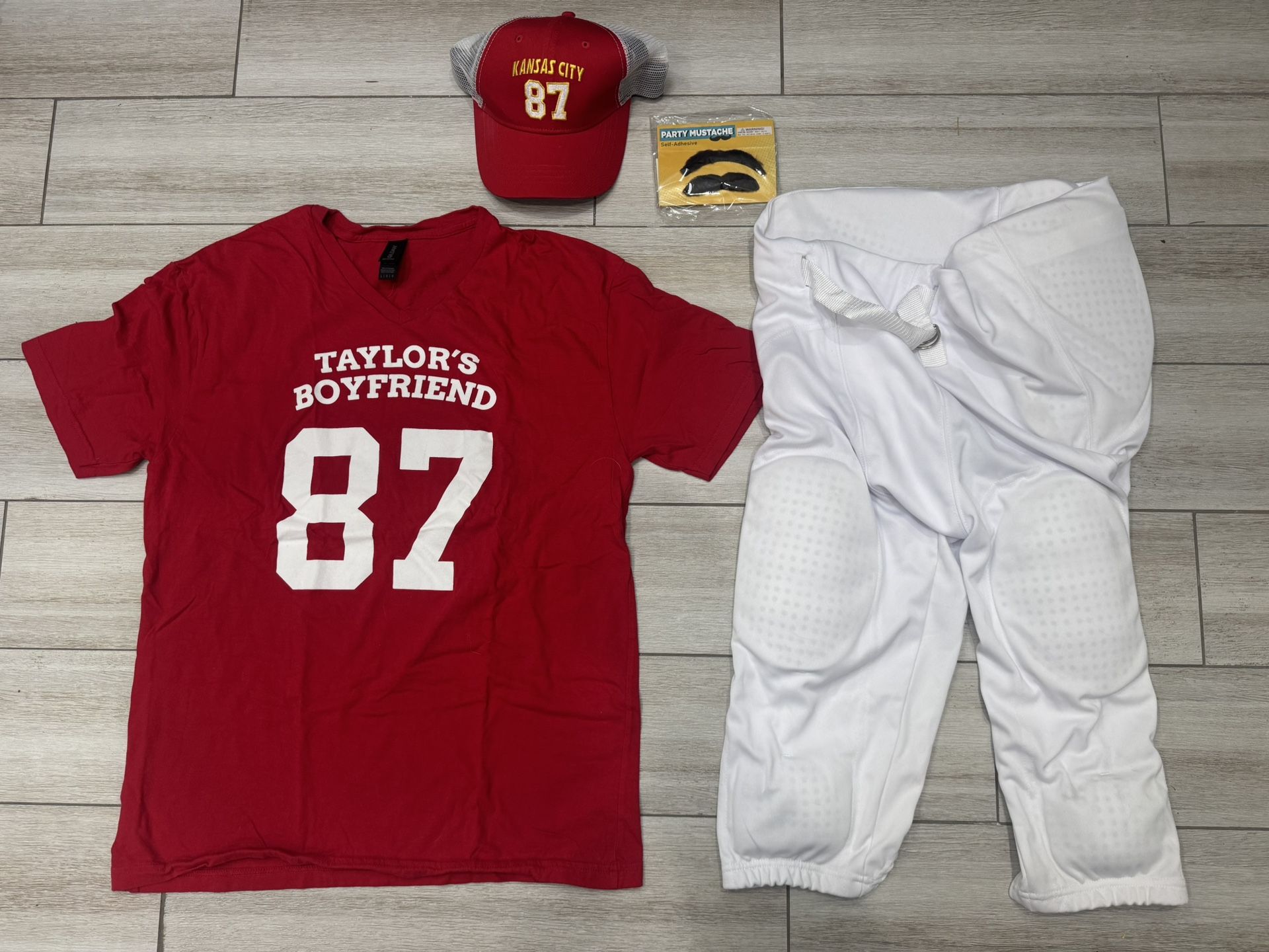Travis Kelce / Taylor’s Boyfriend Costume