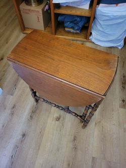 Antique Gate Leg Imperial Table