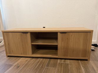Entertainment center