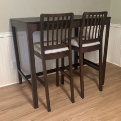 Dining Table w/ Chairs