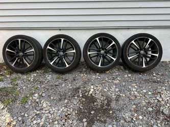 Set of 4 wheels with Michelin X Tour A/S 2 tires