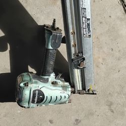 Pistola de clavos working great