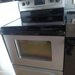 Whirlpool Glass Top Stove Everything Works Good 👍
