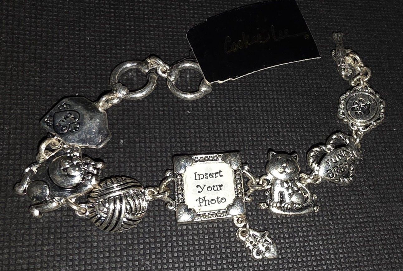 Cookie Lee Cat Bracelet With Frame