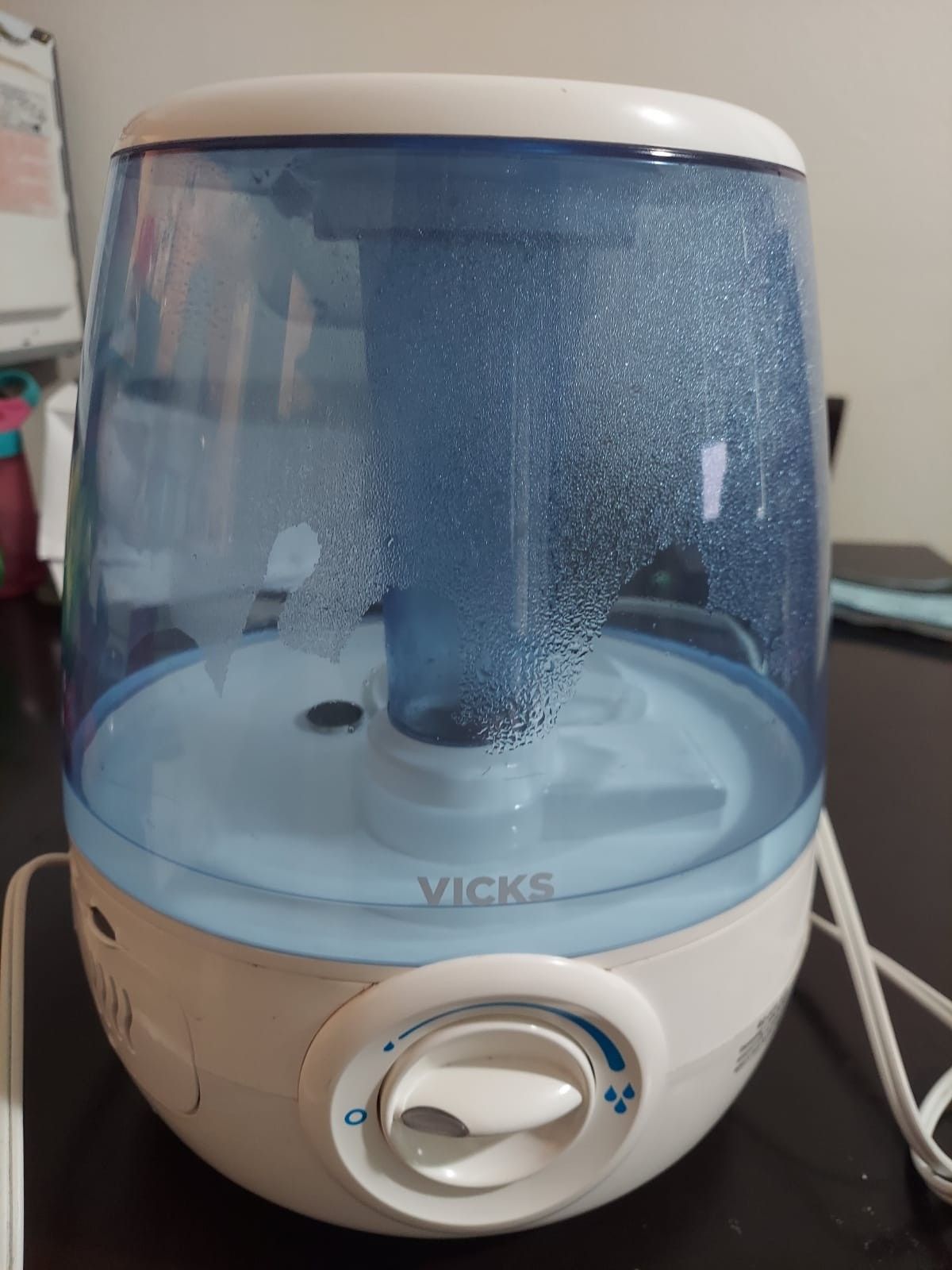 VICKS Humidifier 1.2 Gallon capacity