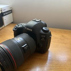 Canon EOS 5D Mark IV With Lens 24-70 And 100