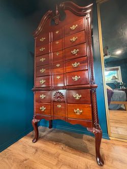 Cherry Wood Vintage Highboy Dresser (Queen Anne Style)