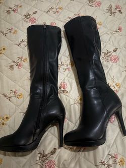 Black heeled boots
