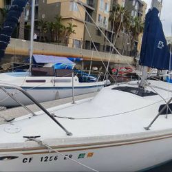 Sailboat Catalina 27