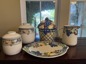 Mikasa Intaglio Garden Harvest CAC29 Kitchenware Set – Canisters, Cookie Jar, Pitcher, Platter