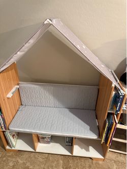 Reading book/toy storage