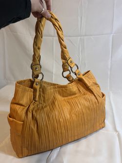 B. Makowsky Leather Purse