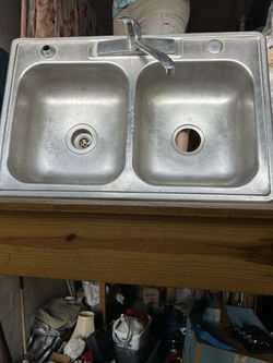 Double Sink With Faucet