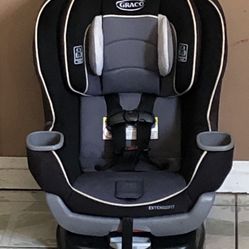 LIKE NEW GRACO EXTENDED 2FIT CONVERTIBLE CAR SEAT!!!!
