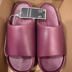 Women Size 5 Nike Calm Slide