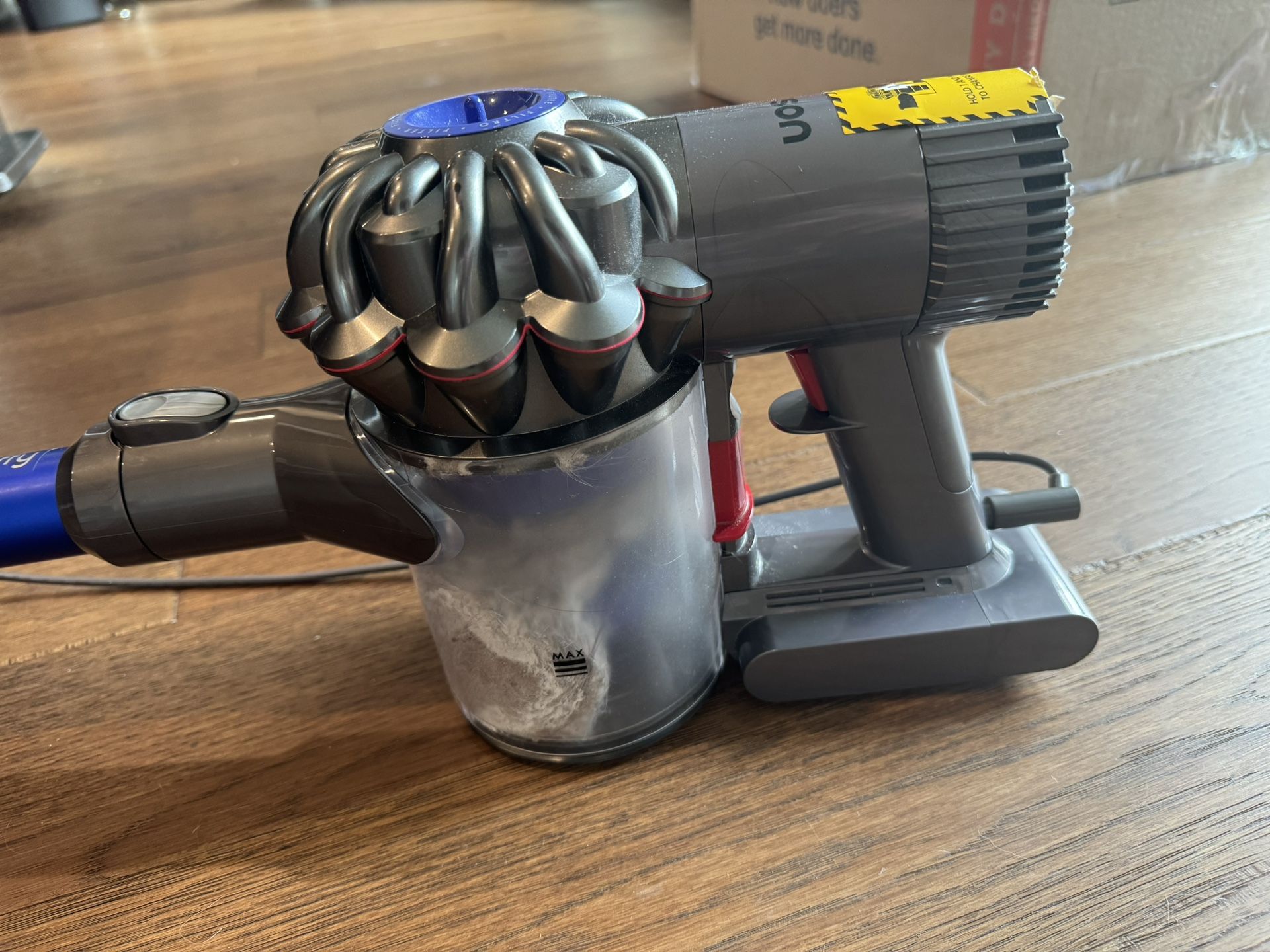 Dyson V6Fluffy Used