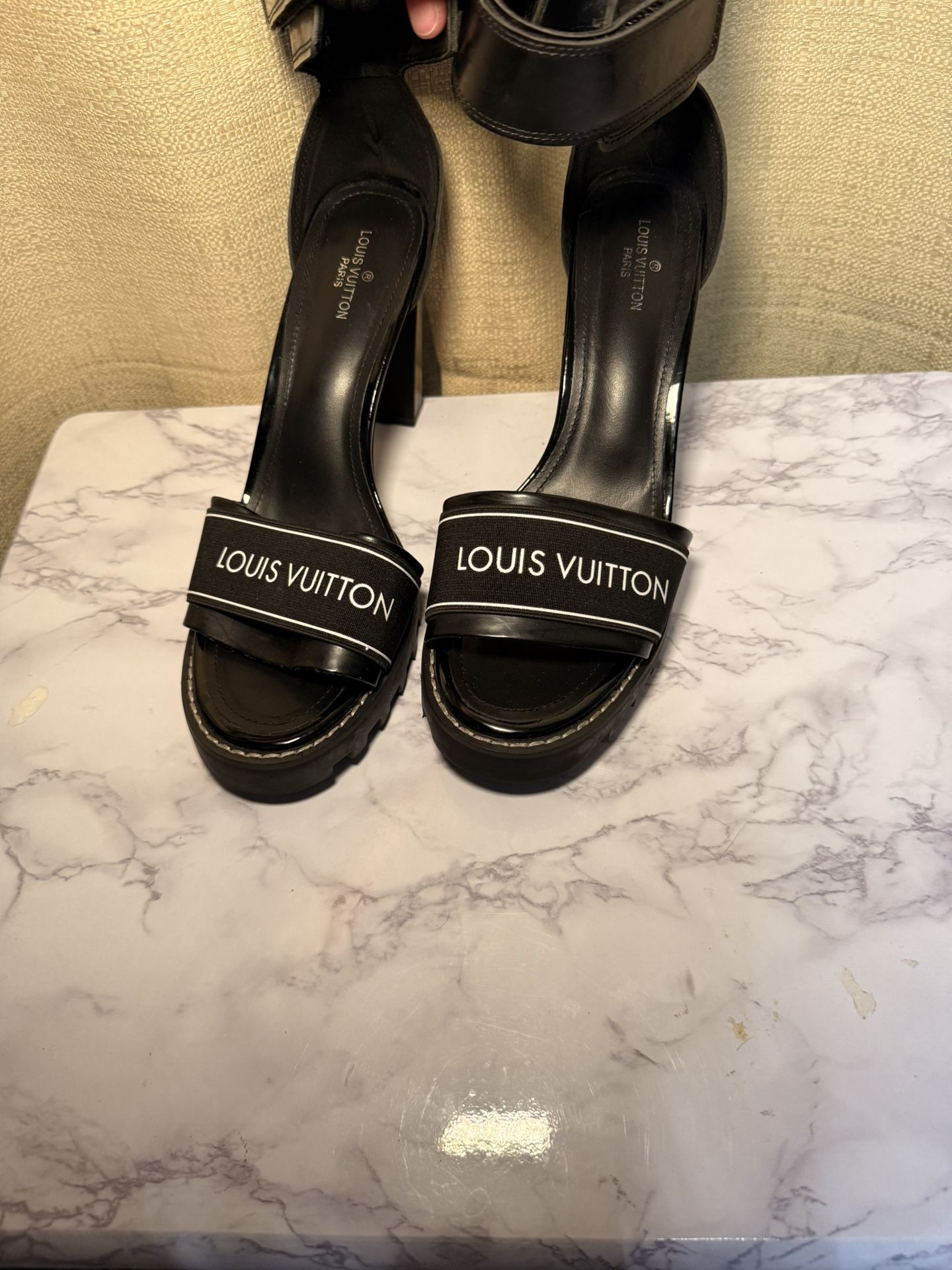 Louise Vuitton Star trail heels