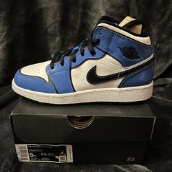Jordan 1 Mid Signal Blue size 5y