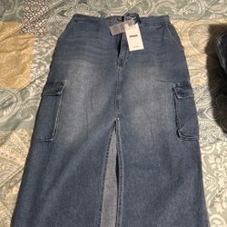 New Denim. Skirt Size Medium 