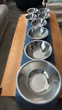 Stainless mixing/ serving bowls. 8 pieces