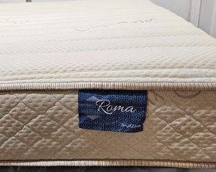 LIKE NEW! Natural Latex Queen Mattress - Delivery Available