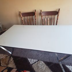 Thick glass table, aluminum legs