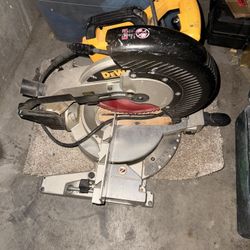 DeWalt Saw