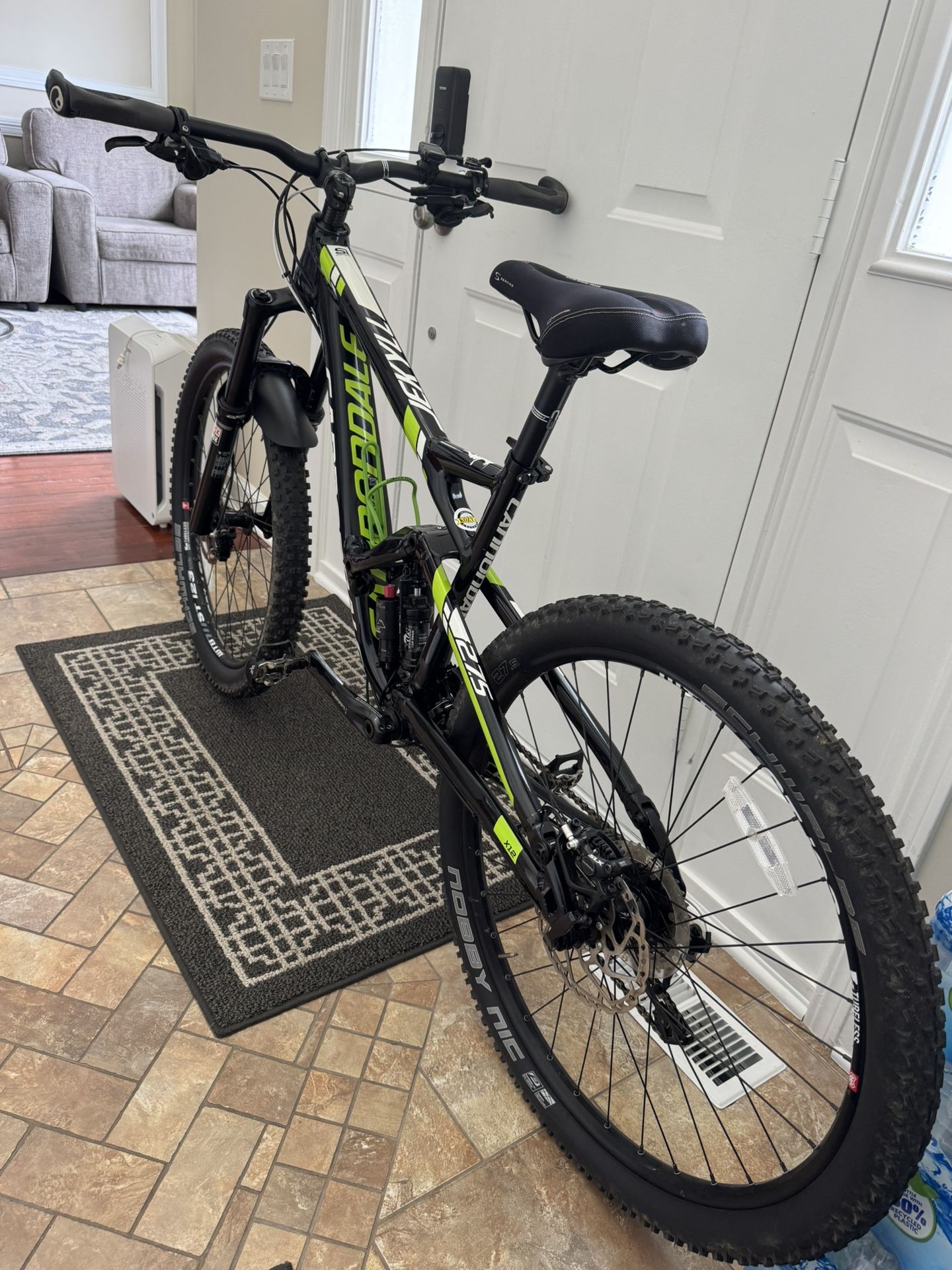 Cannondale Jakyll 4 Like New Size Medium