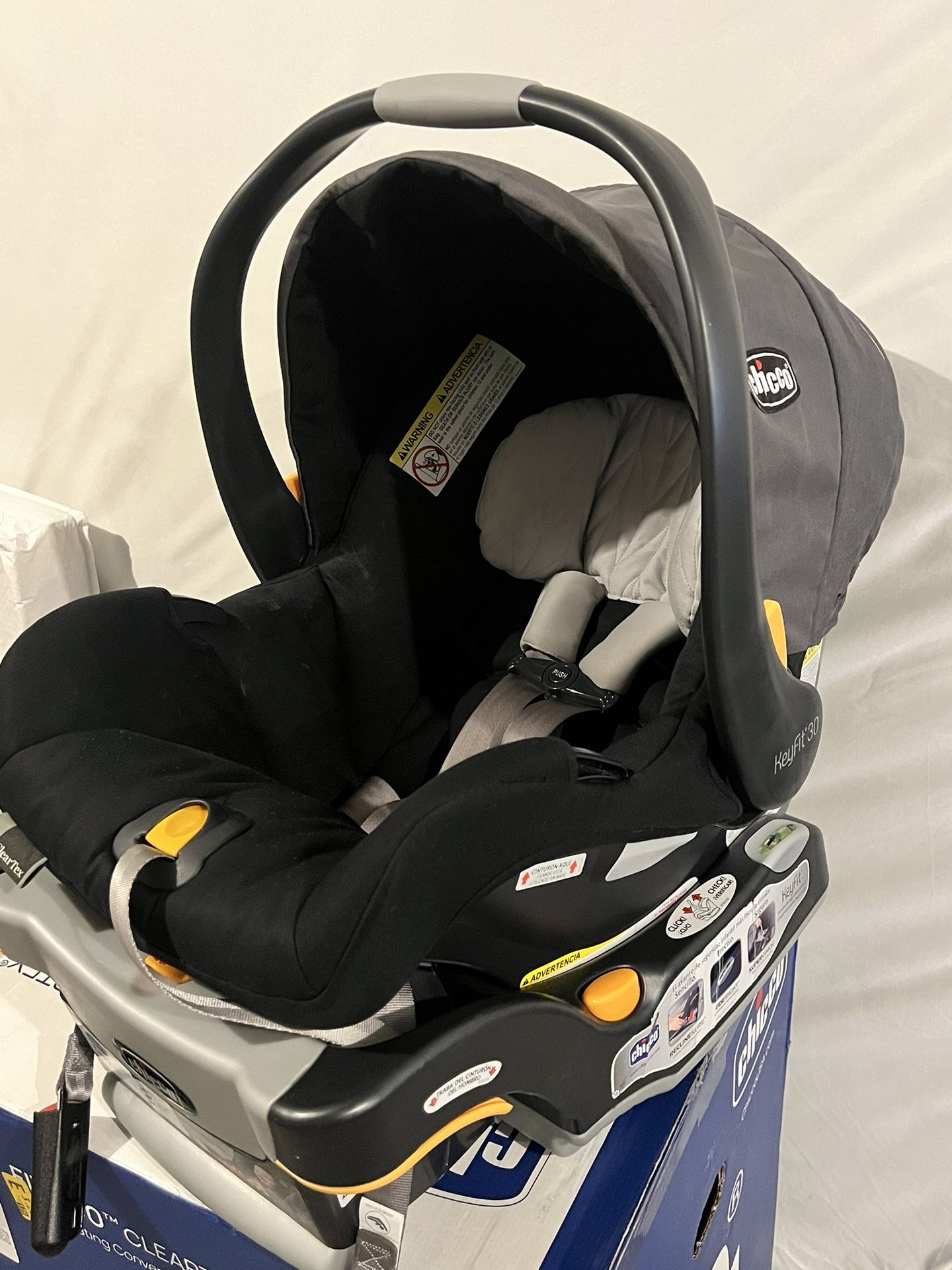 Chicco Infant Car Seat KeyFit 30 ClearTex