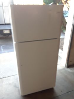 New apartment size refrigerator 29x66