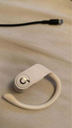PowerBeats Pro Left Pod ONLY