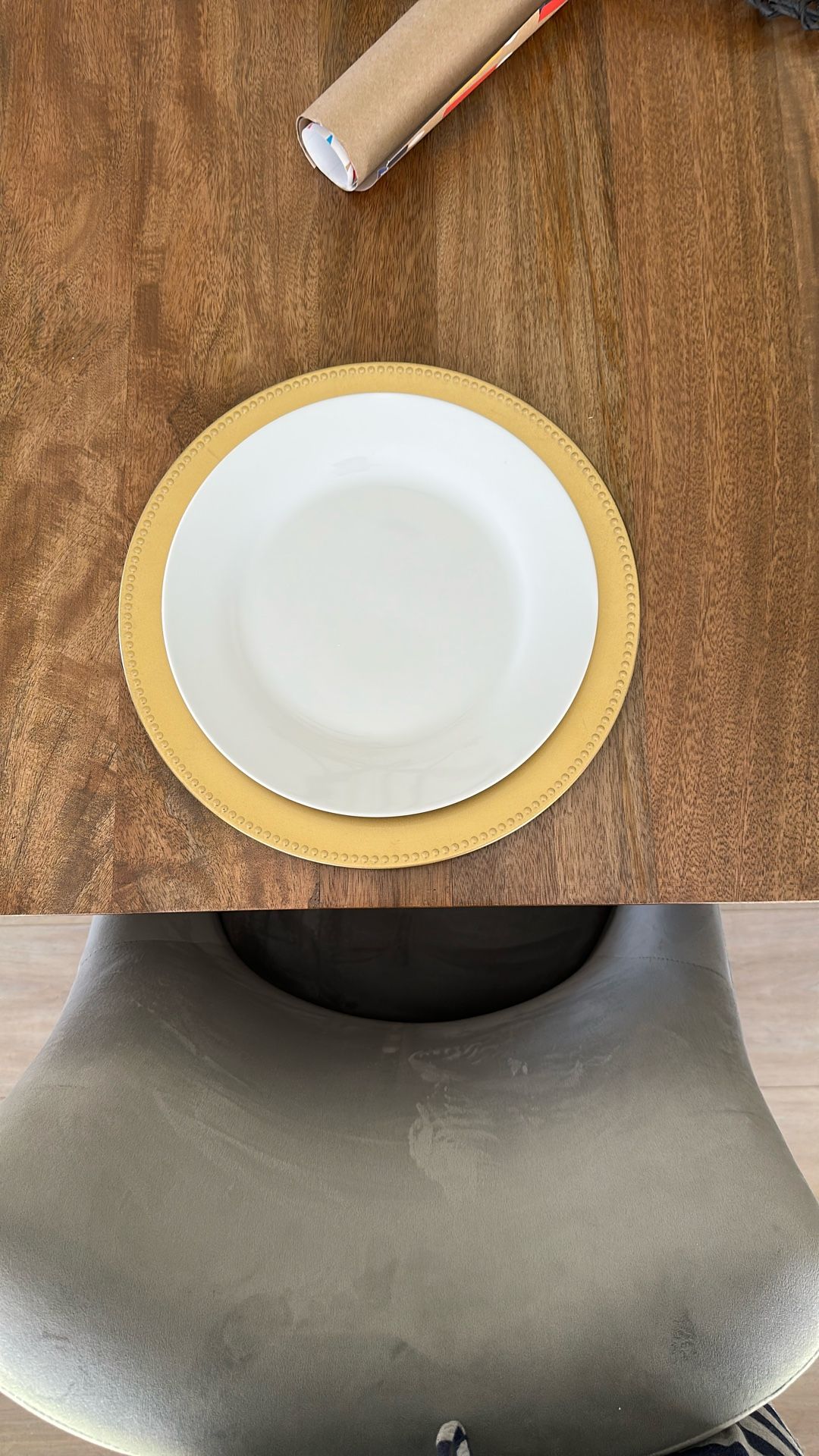 91 Gold Decorative Chargers (for under plates)