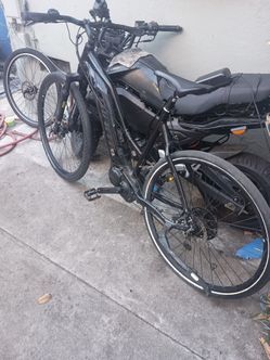 Giant electric bike mtb Yamaha motorhub worth 3000$ selling for 500 dollars