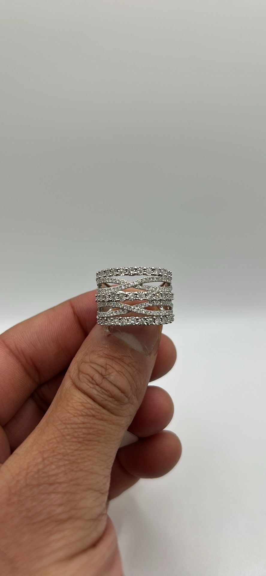 10K WHITE GOLD DIAMOND RING 1.5tcw