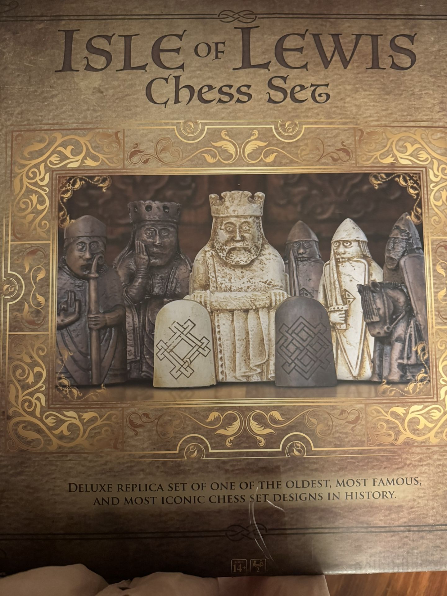 Isle Of Lewis Deluxe Chess Set