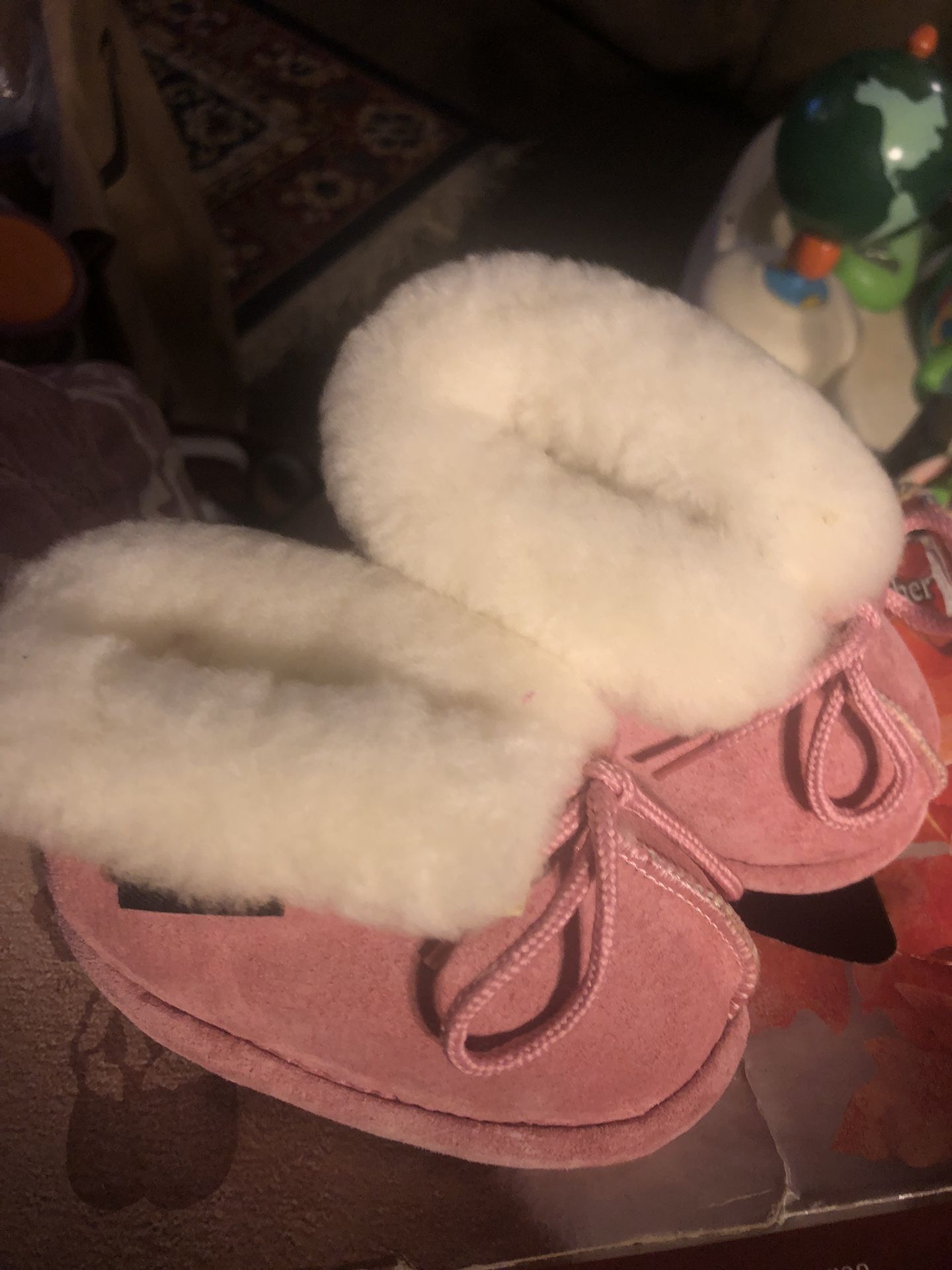 Old Friend Genuine Sheepskin Slippers Size Small 1-6 Months 