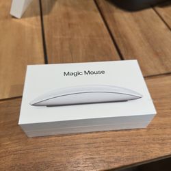 Apple Magic Mouse: Wireless, Bluetooth, Rechargeable. Works with Mac or iPad; Multi-Touch Surface - White