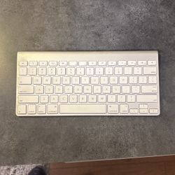 Apple Keyboard 