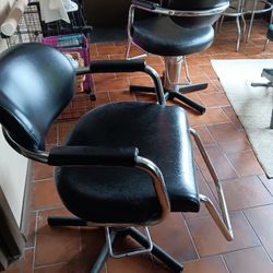  Salon Hydraulic Chairs. We Have 6