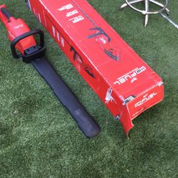 TRIMMER MILWAUKEE COMMERCIAL!!   BRAD NEW!!  USED ONLY  ONE TIME!